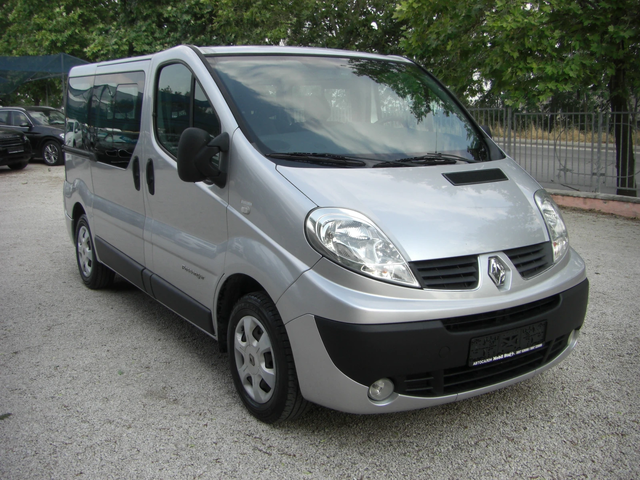 Renault Trafic 2.0dci 6ck. 9MECTA - автомобили, коли, обяви за нови и употребявани 6