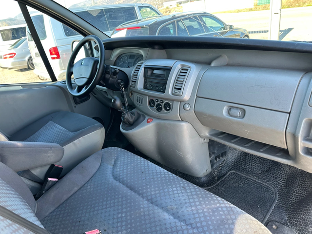 Renault Trafic 8+ 1* 2.0DCI* 115к.с* КЛИМАТИК* 6 скорости - автомобили, коли, обяви за нови и употребявани 9