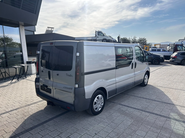 Renault Trafic 1.9dCI 6-местен Клима - автомобили, коли, обяви за нови и употребявани 4