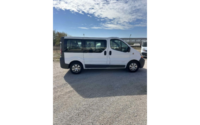 renault-trafic - 4