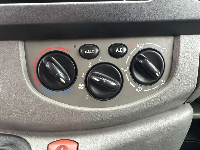 Renault Trafic - автомобили, коли, обяви за нови и употребявани 12