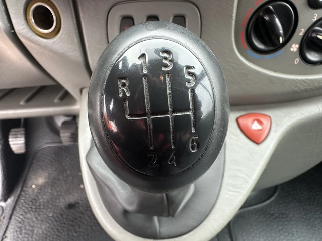 Renault Trafic - автомобили, коли, обяви за нови и употребявани 13