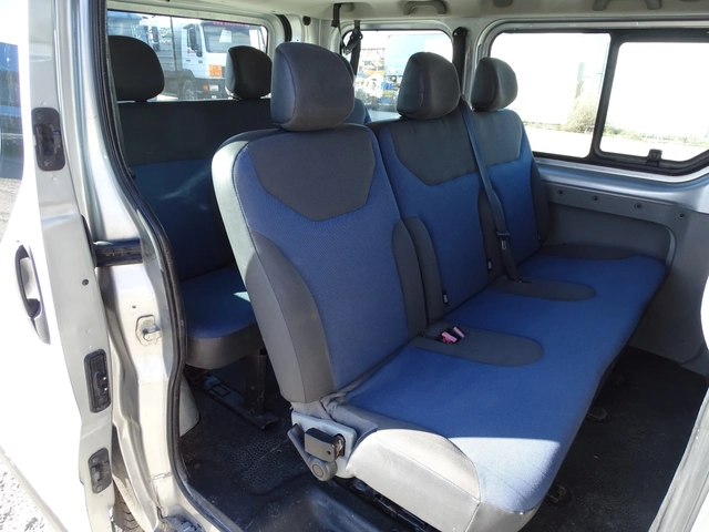 Renault Trafic 9 МЕСТА С * * * КЛИМАТИК* * * - автомобили, коли, обяви за нови и употребявани 8
