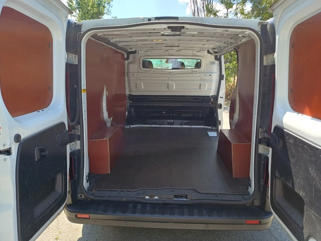 Renault Trafic L1H1 2.0 DCI Comfort - автомобили, коли, обяви за нови и употребявани 15