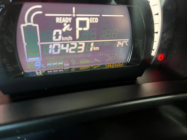 Renault Twingo - автомобили, коли, обяви за нови и употребявани 12