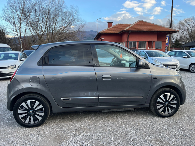 Renault Twingo - автомобили, коли, обяви за нови и употребявани 7