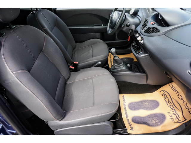 Renault Twingo 1.2i - автомобили, коли, обяви за нови и употребявани 10