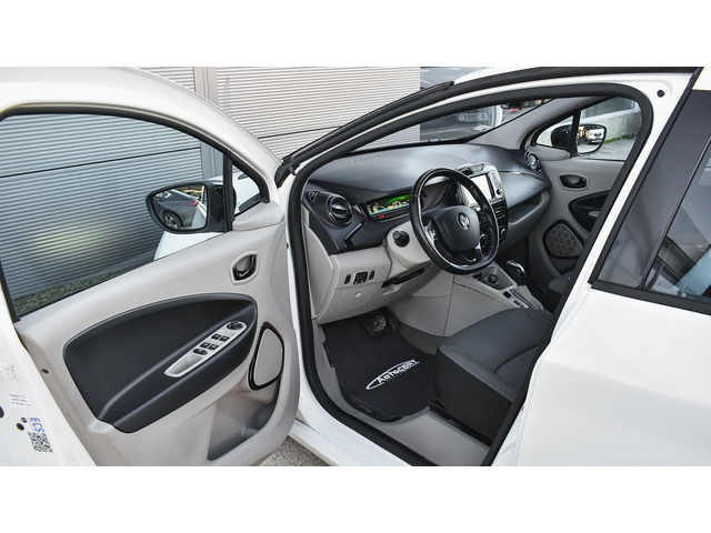 Renault Zoe Evolution R240 - автомобили, коли, обяви за нови и употребявани 7