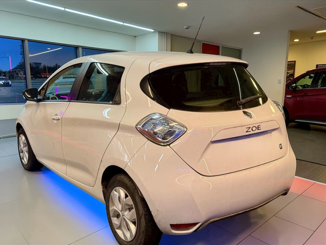 Renault Zoe 44KW* Zero Emissions* Лизинг - автомобили, коли, обяви за нови и употребявани 3