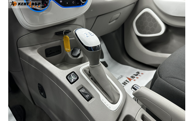 Renault Zoe - автомобили, коли, обяви за нови и употребявани 9