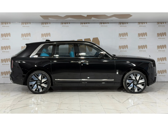 Rolls-Royce Cullinan Series II Facelift* Black+ Turchese - автомобили, коли, обяви за нови и употребявани 1
