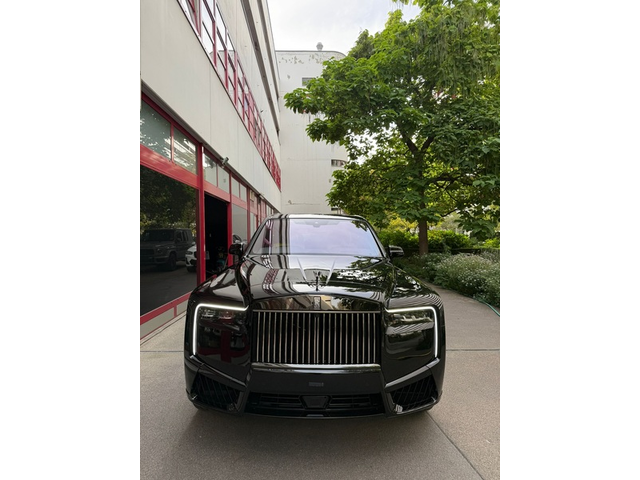 Rolls-Royce Cullinan Cullinan
Series II Black Badge - автомобили, коли, обяви за нови и употребявани 0