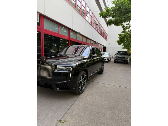 Rolls-Royce Cullinan Cullinan
Series II Black Badge - автомобили, коли, обяви за нови и употребявани 2
