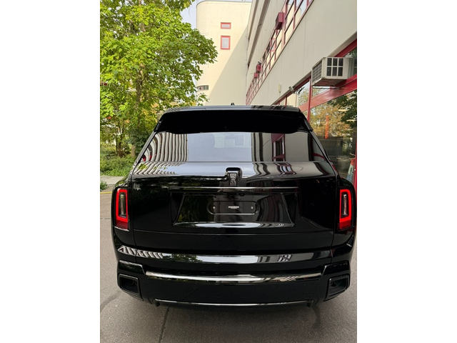 Rolls-Royce Cullinan Cullinan
Series II Black Badge - автомобили, коли, обяви за нови и употребявани 4