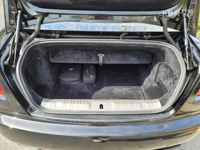 Rolls-Royce Dawn 6.6 V12 ФИНАНСИРАНЕ - автомобили, коли, обяви за нови и употребявани 11