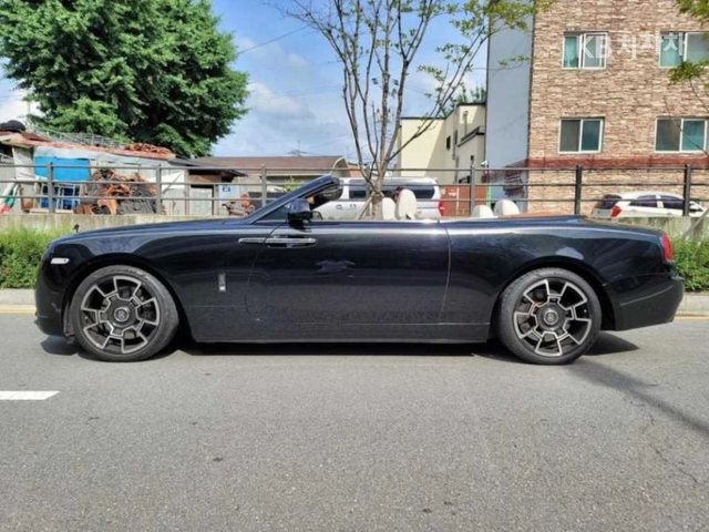 Rolls-Royce Dawn 6.6 V12 ФИНАНСИРАНЕ - автомобили, коли, обяви за нови и употребявани 4