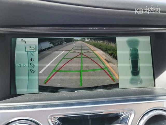 Rolls-Royce Dawn 6.6 V12 ФИНАНСИРАНЕ - автомобили, коли, обяви за нови и употребявани 9