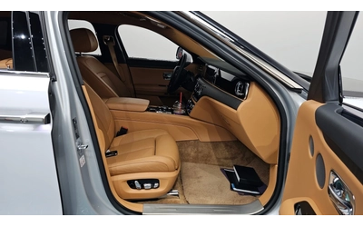 Rolls-Royce Ghost 6.7 EWB V12 - автомобили, коли, обяви за нови и употребявани 6