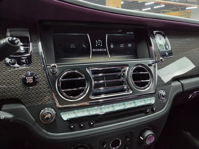 Rolls-Royce Ghost 6.6 V12 Black Badge - автомобили, коли, обяви за нови и употребявани 10