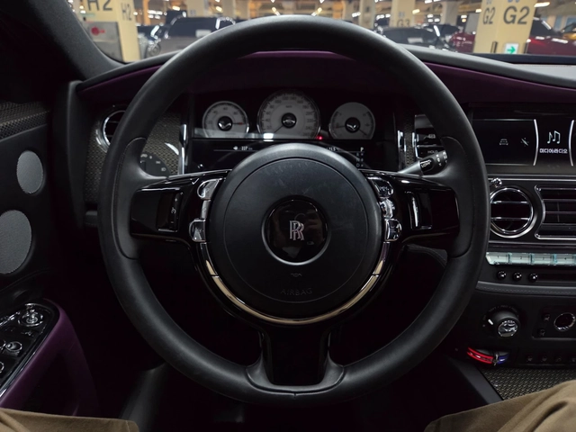 Rolls-Royce Ghost 6.6 V12 Black Badge - автомобили, коли, обяви за нови и употребявани 8