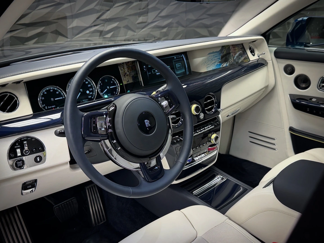 Rolls-Royce Phantom One of one l V12 l Full l TV - автомобили, коли, обяви за нови и употребявани 6