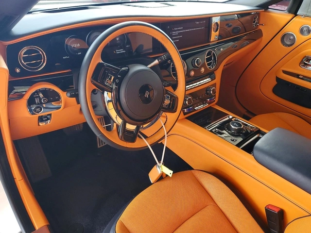 Rolls-Royce Spectre - автомобили, коли, обяви за нови и употребявани 7