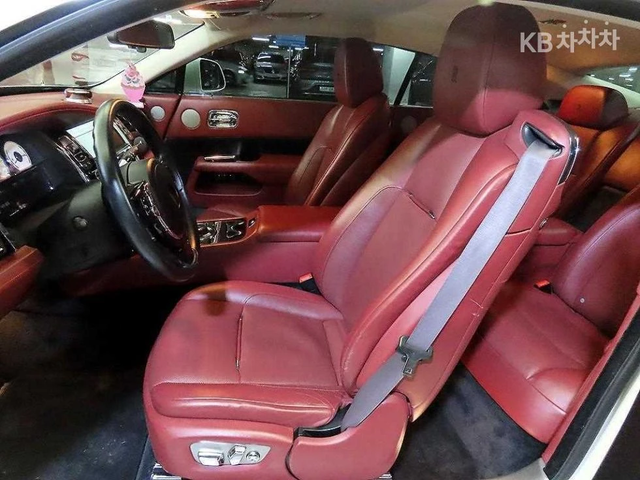 Rolls-Royce Wraith 6.6 V12 ФИНАНСИРАНЕ - автомобили, коли, обяви за нови и употребявани 5