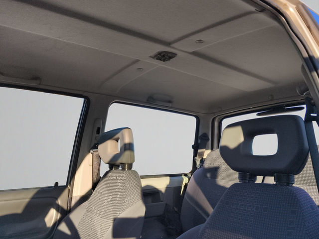 Santana 300 - автомобили, коли, обяви за нови и употребявани 11