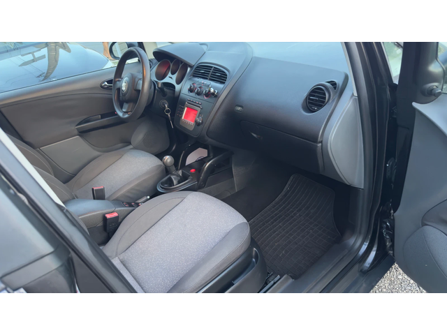 Seat Altea КЛИМАТИК - автомобили, коли, обяви за нови и употребявани 13