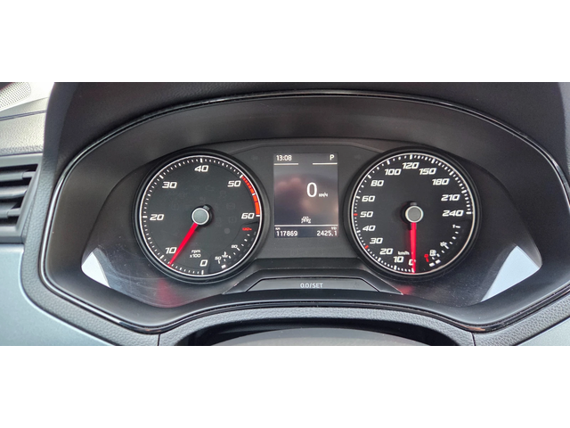 Seat Arona 1.6 TDI АВТОМАТИК - автомобили, коли, обяви за нови и употребявани 10