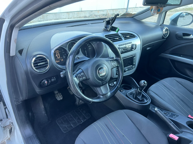 Seat Leon Facelift 1.6TDI- 105к.с./ Навигация/ Euro 5A - автомобили, коли, обяви за нови и употребявани 9