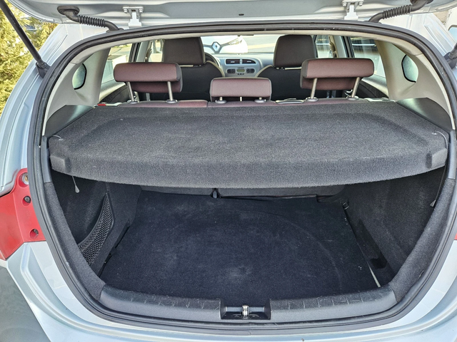 Seat Leon 2.0TDI-140кс= 6СКОРОСТИ= АВТОПИЛОТ= КЛИМАТРОНИК - автомобили, коли, обяви за нови и употребявани 9