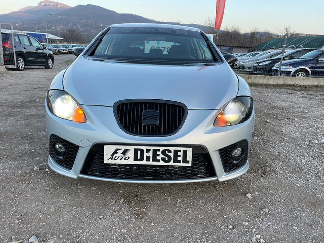 Seat Leon FR-2.0TDI-200k.s-NAVI-ITALIA - автомобили, коли, обяви за нови и употребявани 1