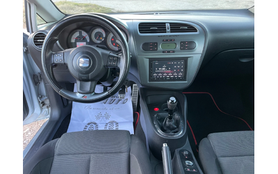 Seat Leon FR-2.0TDI-200k.s-NAVI-ITALIA - автомобили, коли, обяви за нови и употребявани 7