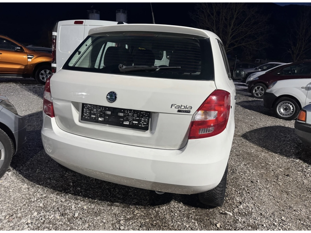 Skoda Fabia 1.2i - автомобили, коли, обяви за нови и употребявани 3