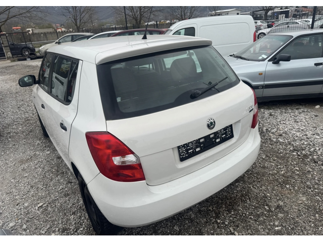 Skoda Fabia 1.2i - автомобили, коли, обяви за нови и употребявани 4