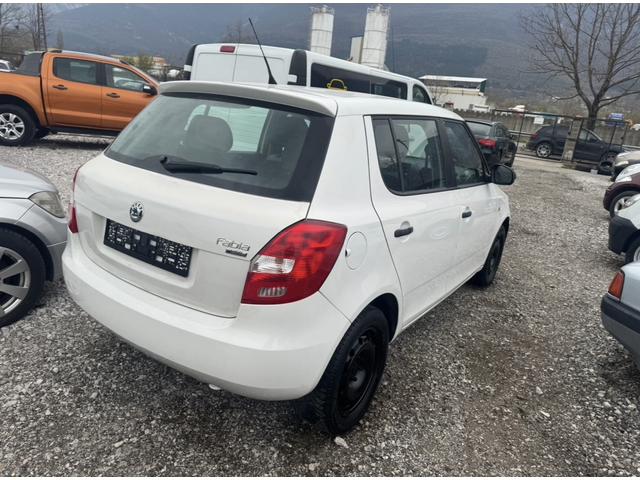 Skoda Fabia 1.2i - автомобили, коли, обяви за нови и употребявани 5