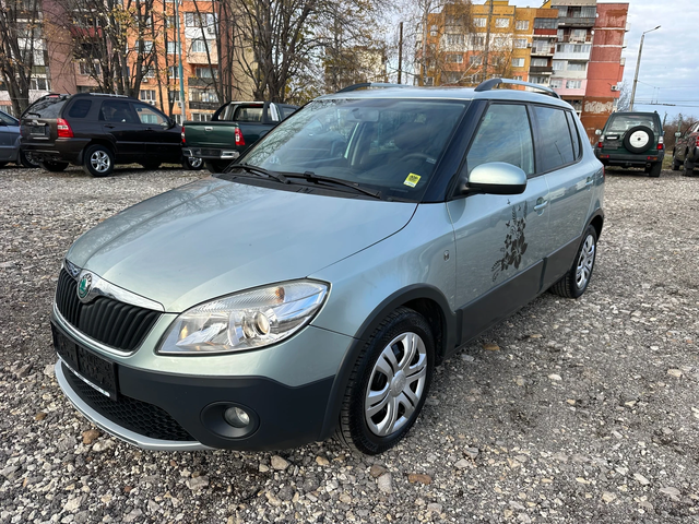 Skoda Fabia 1.2TSI 86kc FACE SCOUT - автомобили, коли, обяви за нови и употребявани 0