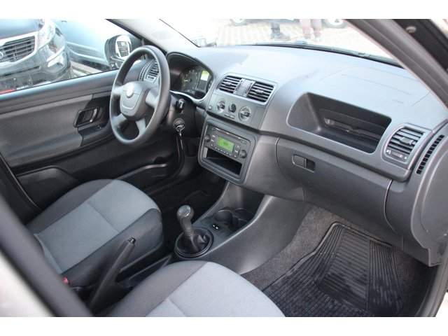 Skoda Fabia 1.2 i  НОВ ВНОС ГЕРМАНИЯ - автомобили, коли, обяви за нови и употребявани 9