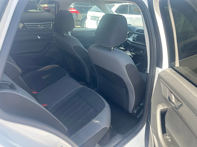 Skoda Fabia DSG* ECO* KEYLESS* LED* ПОДГРЕВ* КАТО НОВА - автомобили, коли, обяви за нови и употребявани 12