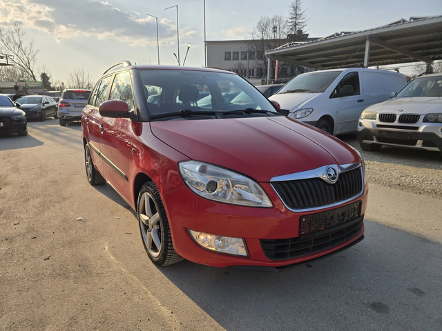 Skoda Fabia 1.2TSI 86к.с Топ състояние - автомобили, коли, обяви за нови и употребявани 1