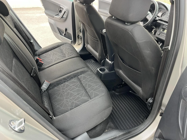 Skoda Fabia 1.6TDI 90кс COMMON RAIL EURO 5 КЛИМАТРОНИК - автомобили, коли, обяви за нови и употребявани 9