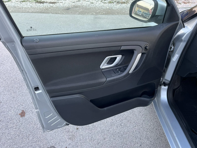 Skoda Fabia 1.2I 69кс. 72 000км EURO 4 КЛИМАТИК - автомобили, коли, обяви за нови и употребявани 6