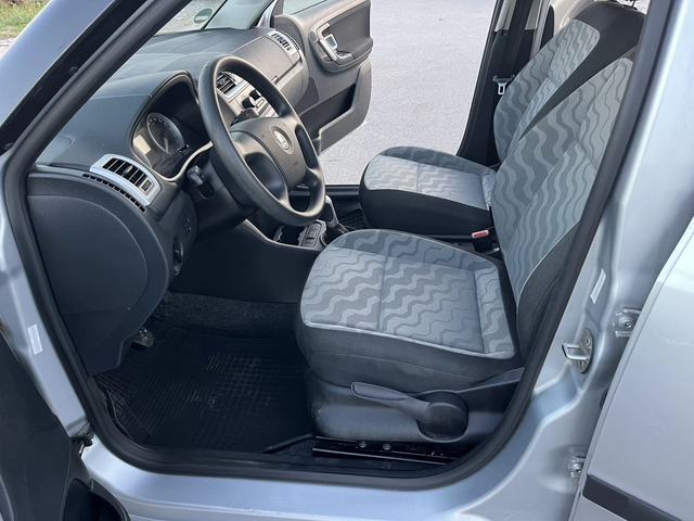 Skoda Fabia 1.2I 69кс. 72 000км EURO 4 КЛИМАТИК - автомобили, коли, обяви за нови и употребявани 7