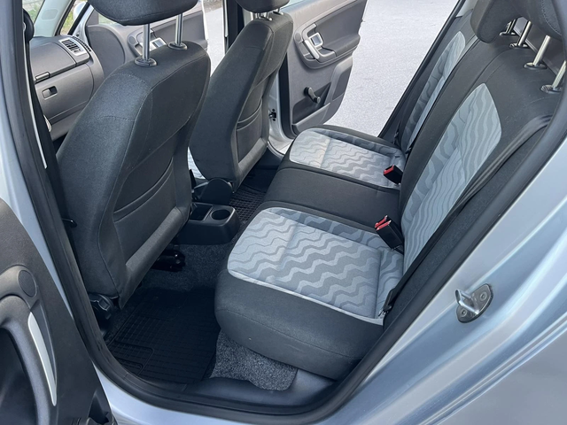 Skoda Fabia 1.2I 69кс. 72 000км EURO 4 КЛИМАТИК - автомобили, коли, обяви за нови и употребявани 8