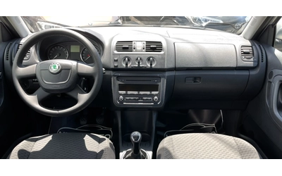 Skoda Fabia 1.6TDI 75HP - автомобили, коли, обяви за нови и употребявани 10