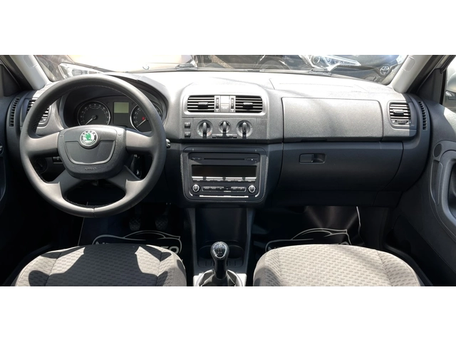 Skoda Fabia 1.6TDI 75HP - автомобили, коли, обяви за нови и употребявани 10