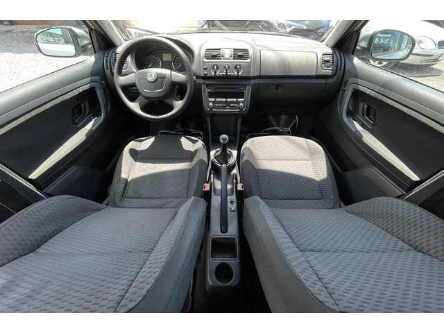 Skoda Fabia 1.6TDI 75HP - автомобили, коли, обяви за нови и употребявани 9