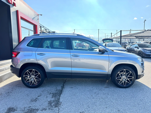 Skoda Karoq 1.6TDI-AUT-FULL LED-CAMERA-KEYLESS-AMBIENT-TOP - автомобили, коли, обяви за нови и употребявани 4