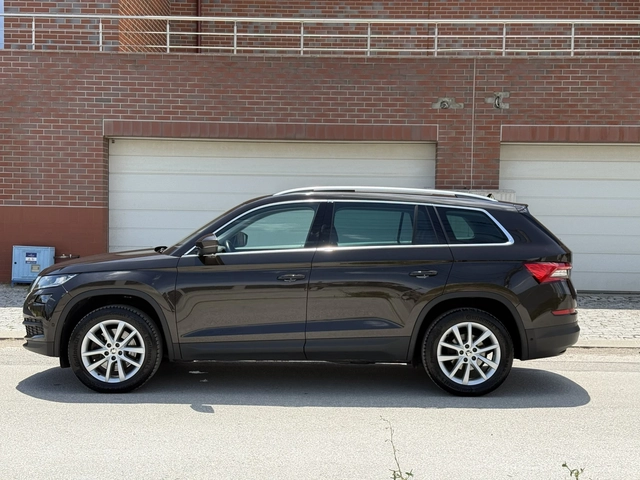 Skoda Kodiaq 7-места-AVTOMAT-4X4-ШВЕЙЦАРИЯ-FULL-TOP - автомобили, коли, обяви за нови и употребявани 7